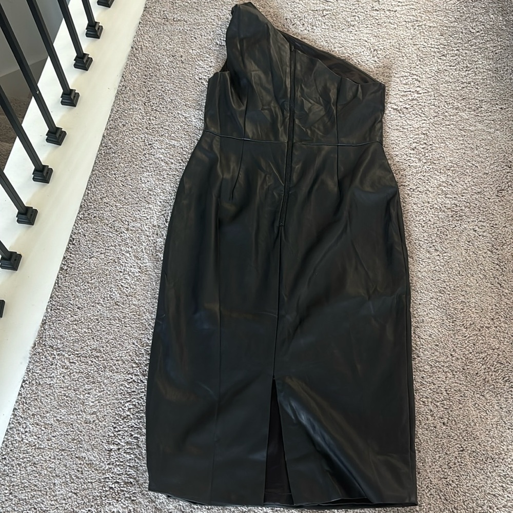 Bardot Black Asymmetrical One-Shoulder Cocktail Dress - Picture 5 of 6